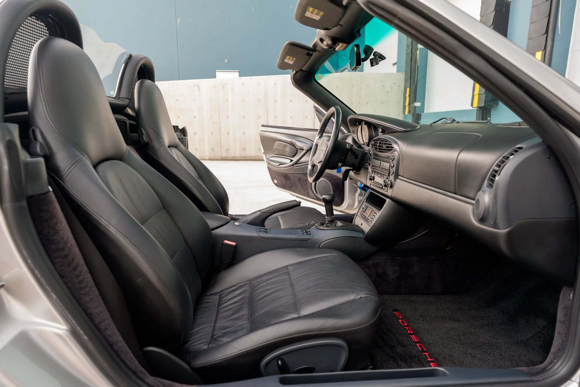 Used 1999 Porsche Boxster RWD image 38