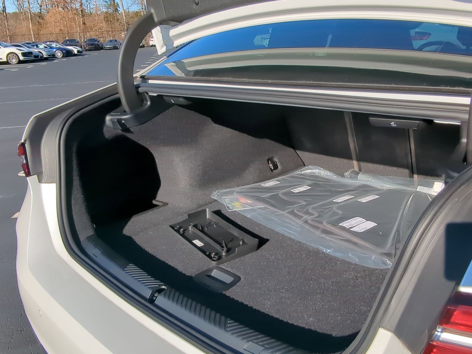 Certified 2025 BMW i5 eDrive40i w/ Premium Package image 29