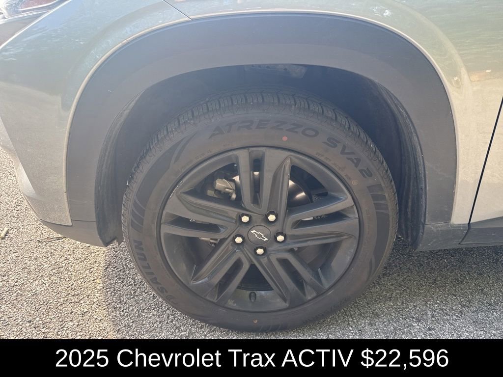 Used 2025 Chevrolet Trax ACTIV w/ Sunroof Package FWD image 9