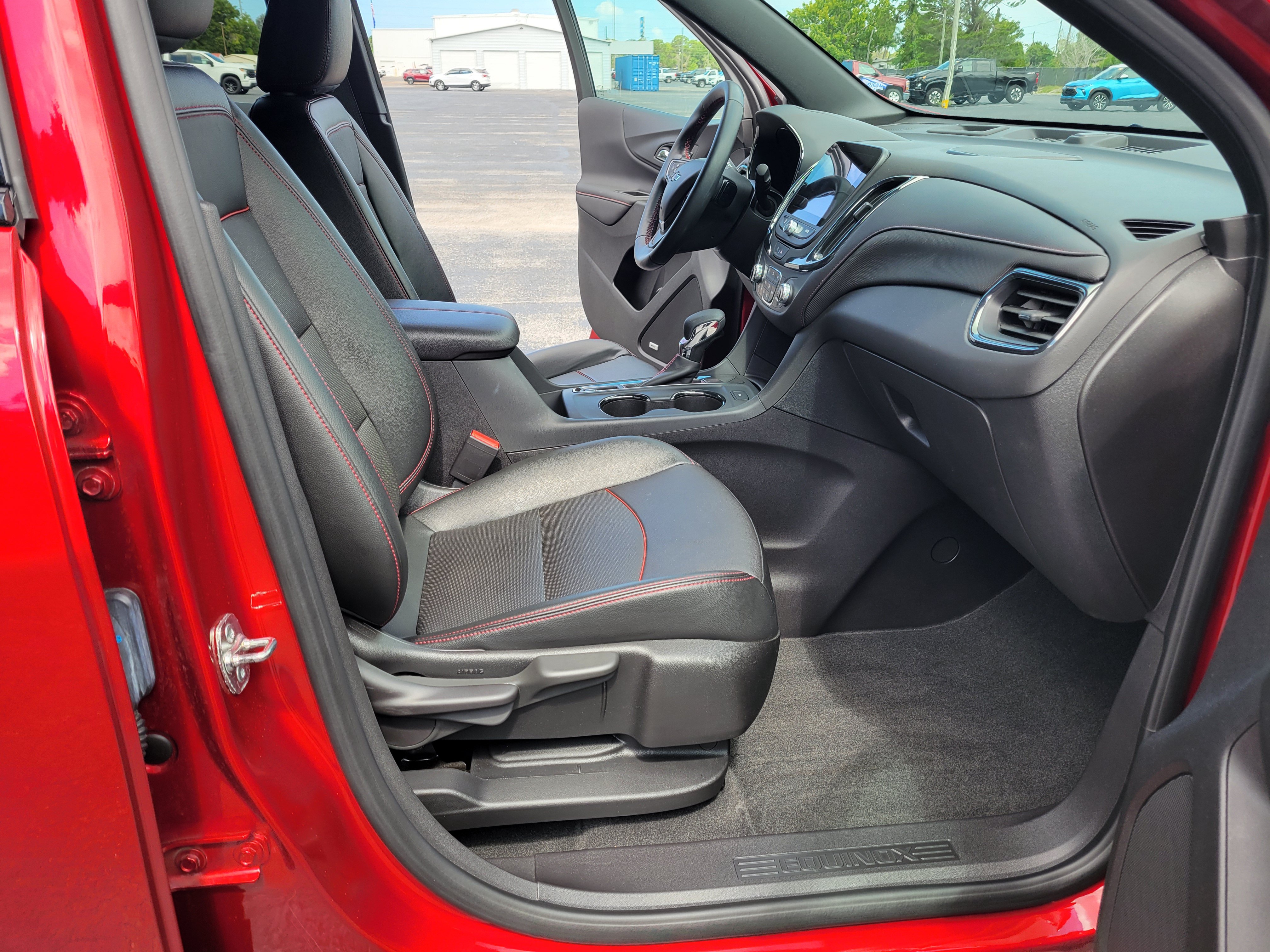 Certified 2024 Chevrolet Equinox RS w/ RS Leather Package FWD image 31