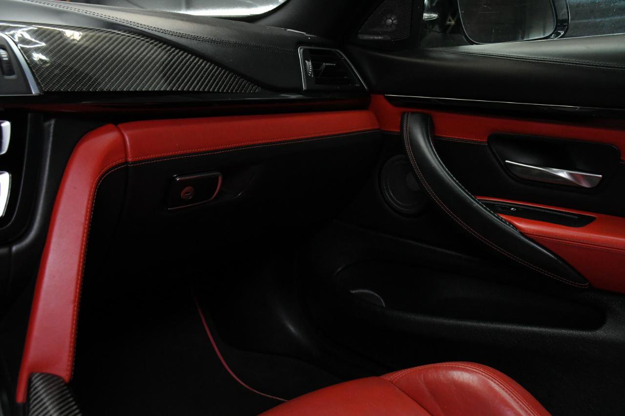 Used 2016 BMW M4 Coupe w/ Executive Package RWD image 34