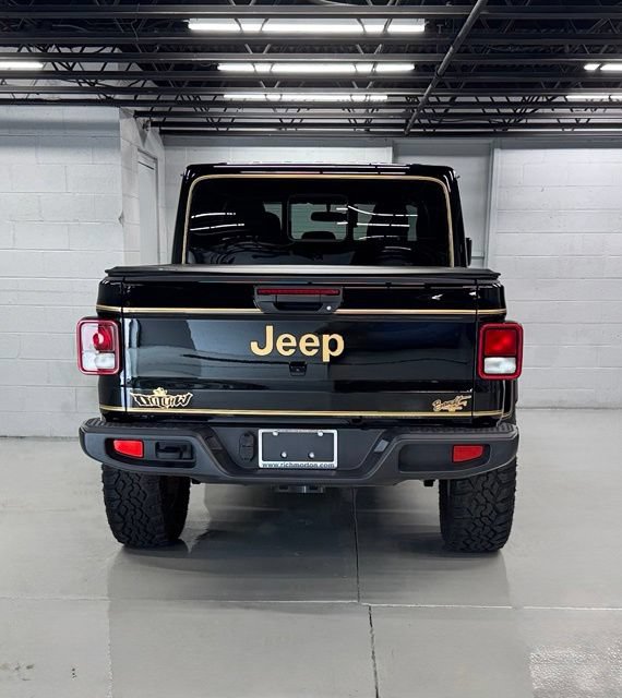Used 2025 Jeep Gladiator Sport AWD/4WD image 4