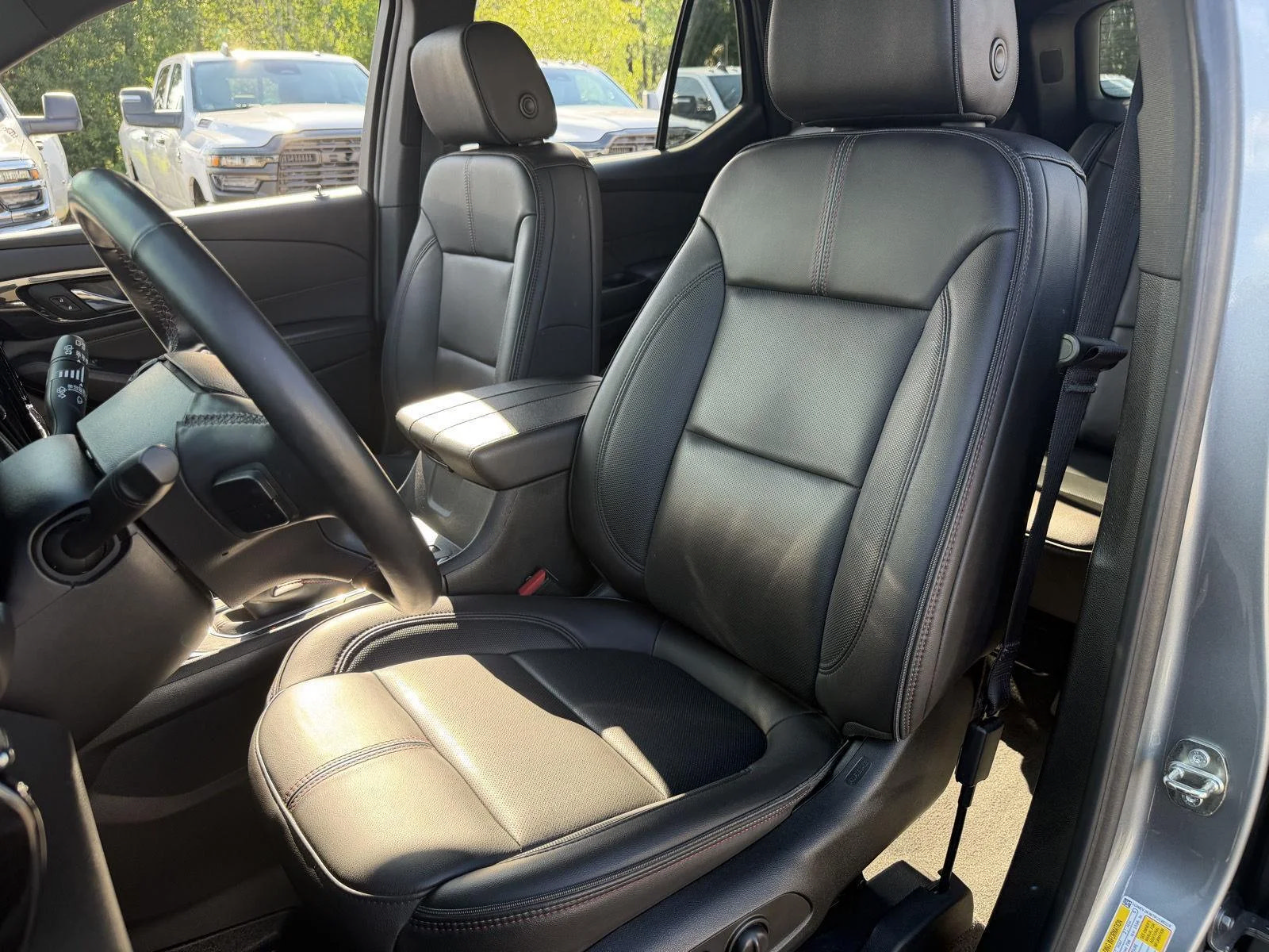 Used 2023 Chevrolet Traverse RS AWD/4WD image 16