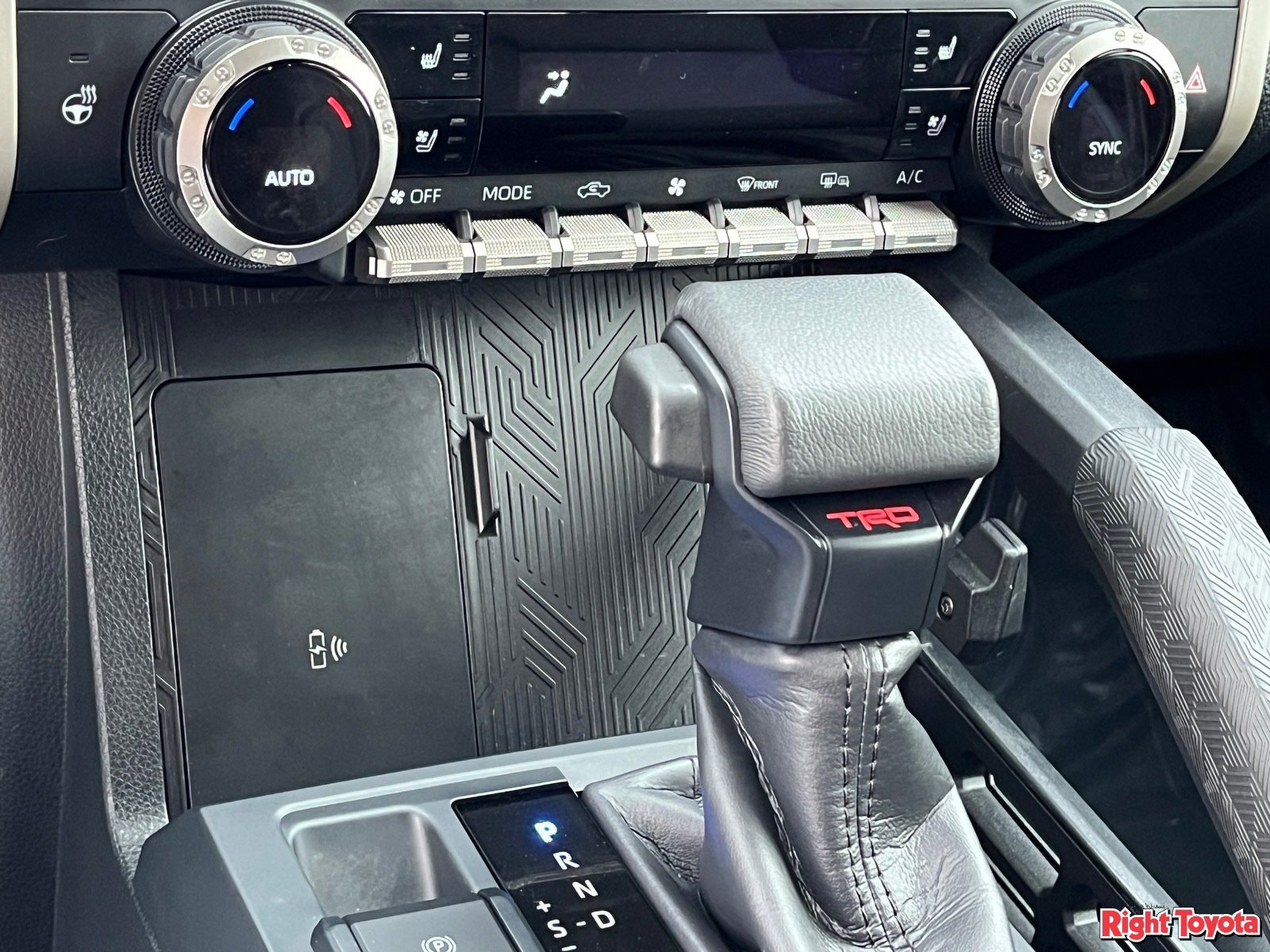 Used 2024 Toyota Tacoma TRD Off-Road w/ TRD Off Road Premium Package AWD/4WD image 29