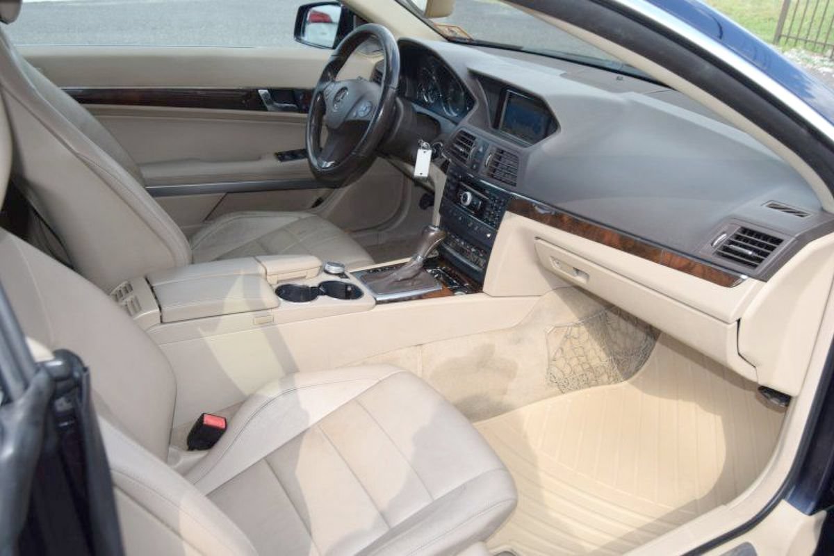 Used 2011 Mercedes-Benz E 550 Cabriolet image 25