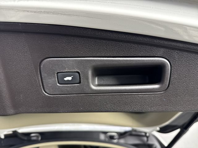 Used 2016 Acura MDX w/ Technology Package AWD/4WD image 35