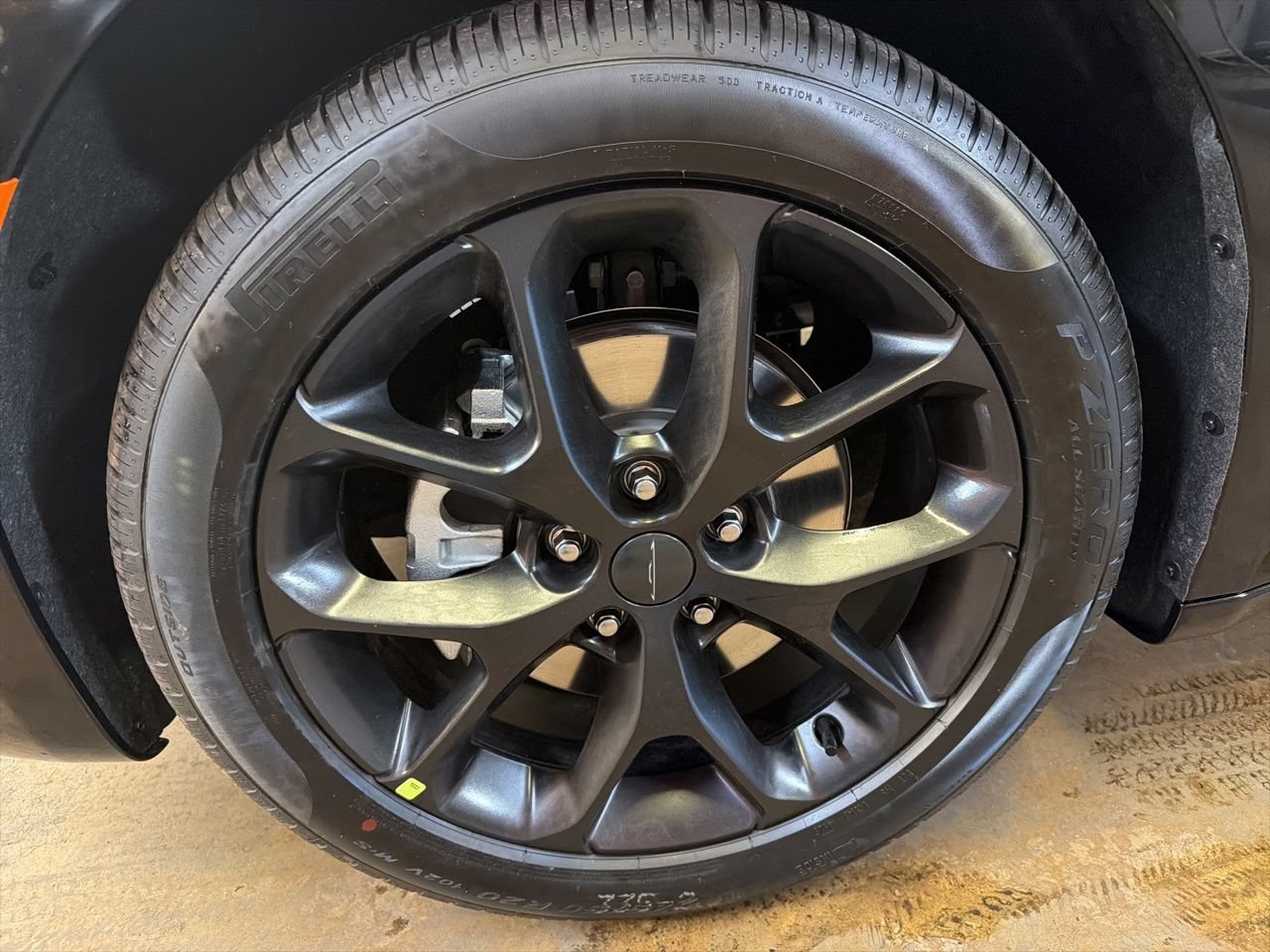 New 2027 Chrysler Pacifica Limited w/ S Appearance Package FWD image 9