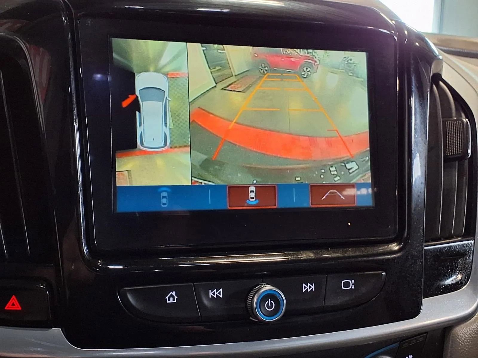 Used 2019 Chevrolet Traverse Premier w/ LPO, Floor Liner Package AWD/4WD image 24