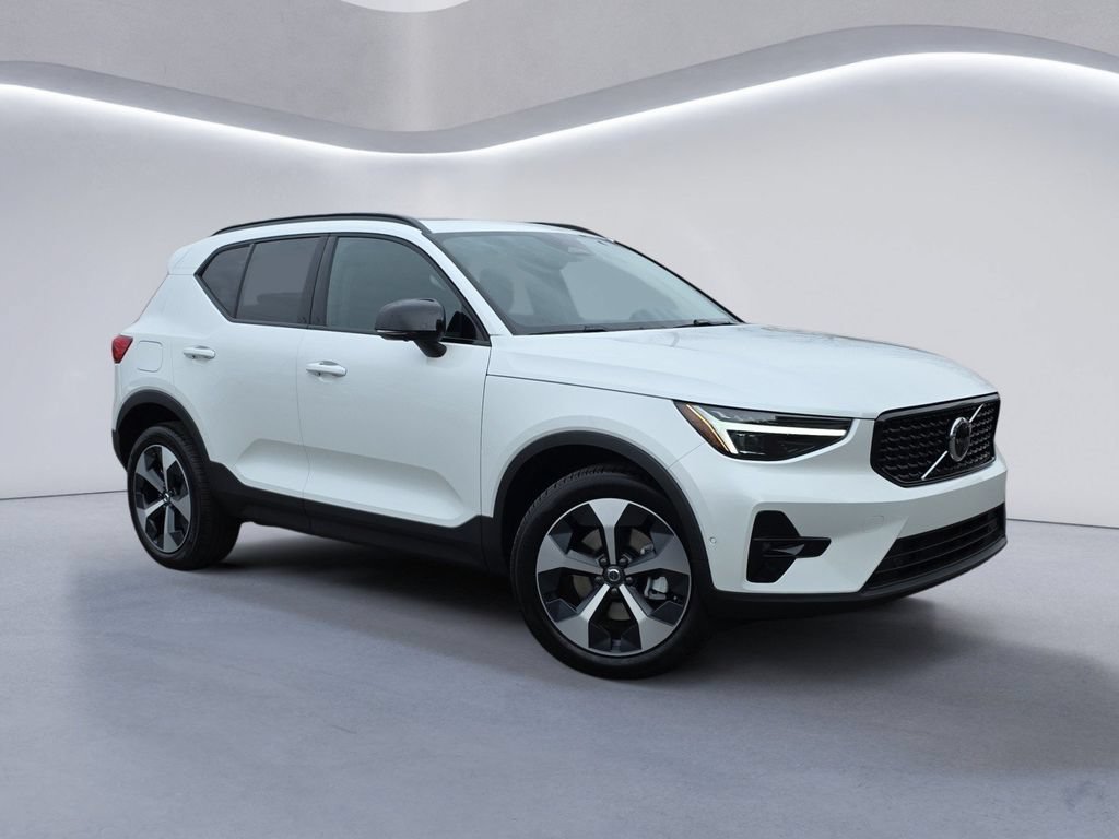 Certified 2026 Volvo XC40 B5 Plus w/ Protection Package Premier AWD/4WD image 2