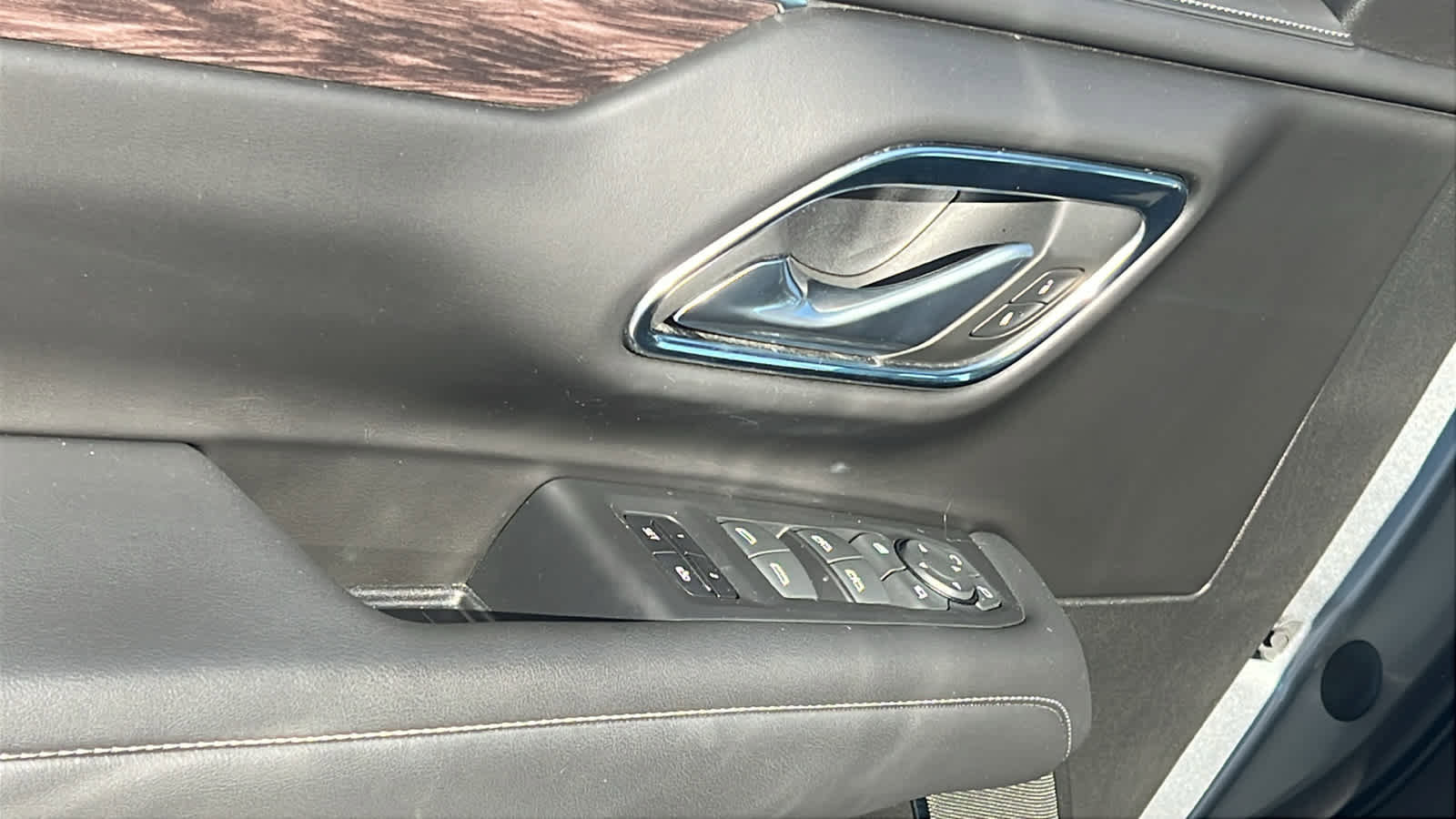 Used 2023 Chevrolet Tahoe Z71 w/ Luxury Package image 22