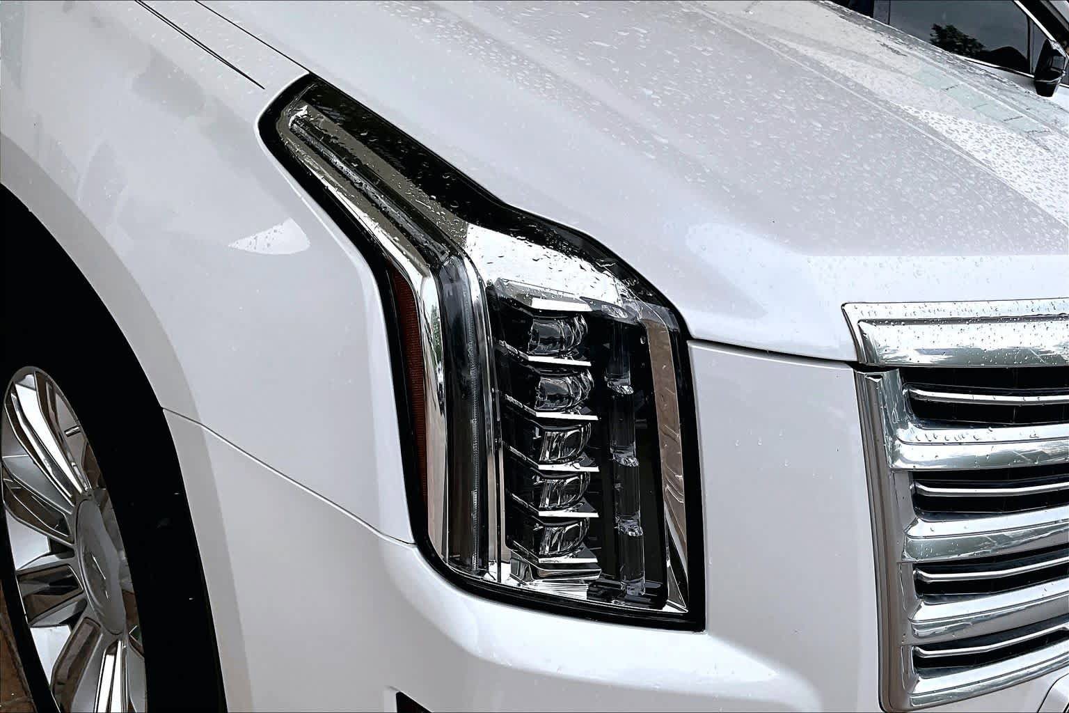 Used 2020 Cadillac Escalade Platinum AWD/4WD image 25