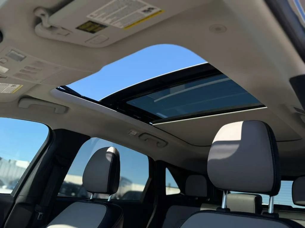 Used 2023 Ford Escape SE w/ PHEV Premium Package image 15