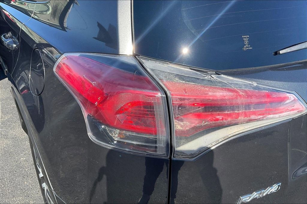 Used 2016 Toyota RAV4 LE AWD/4WD image 23