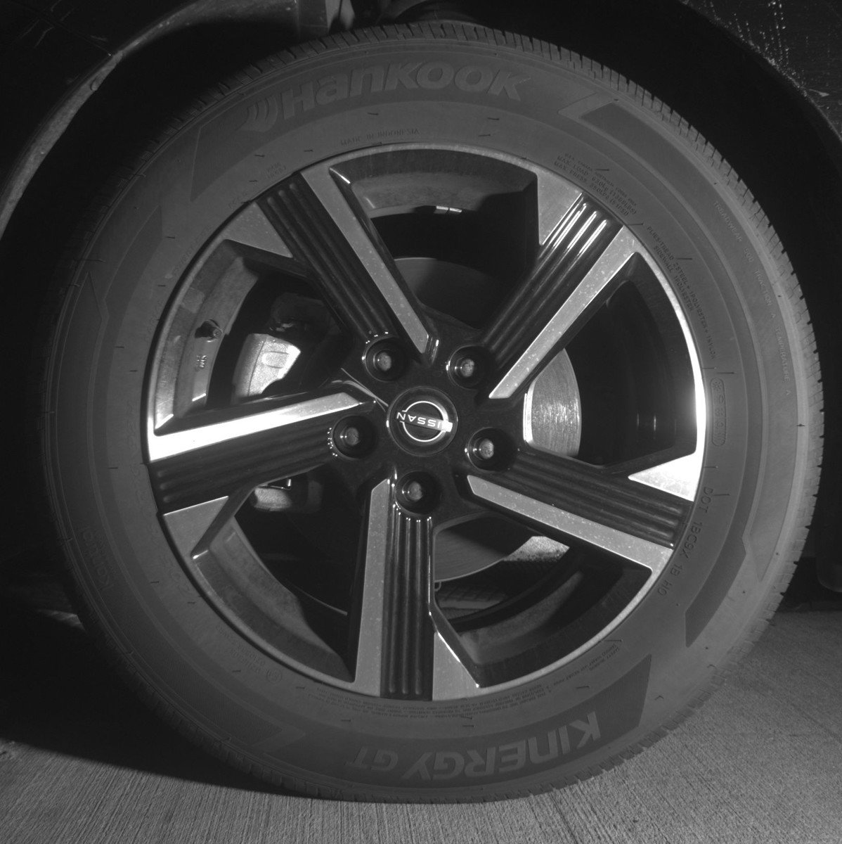 Used 2025 Nissan Sentra SV FWD image 12