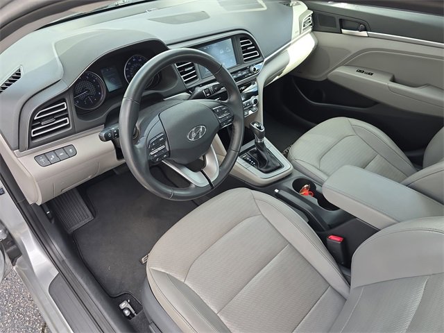 Used 2020 Hyundai Elantra Limited image 20