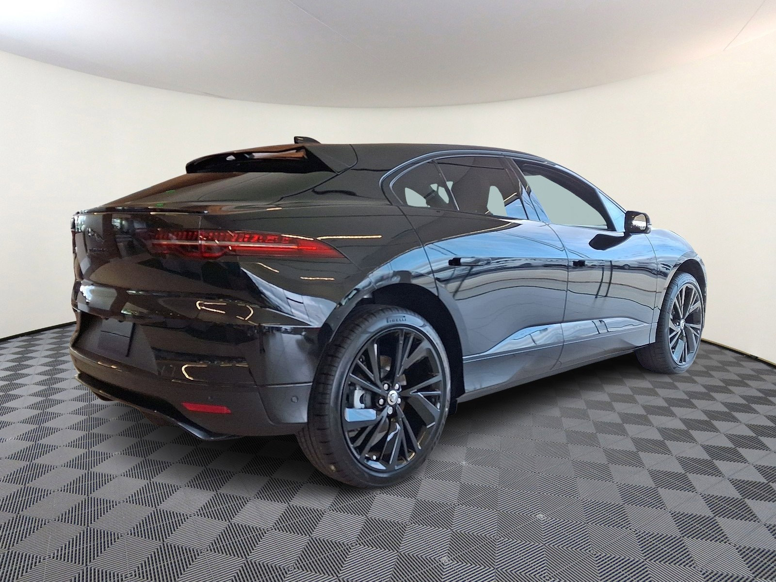 New 2024 Jaguar I-PACE R-Dynamic HSE image 4