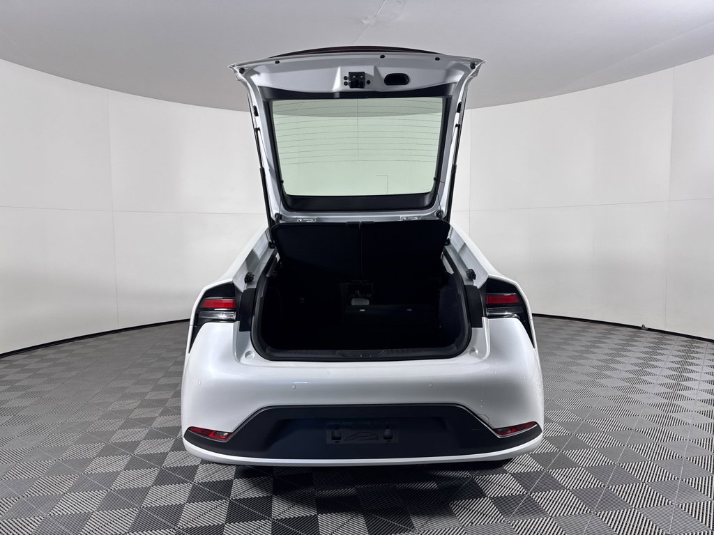 Used 2025 Toyota Prius LE image 8