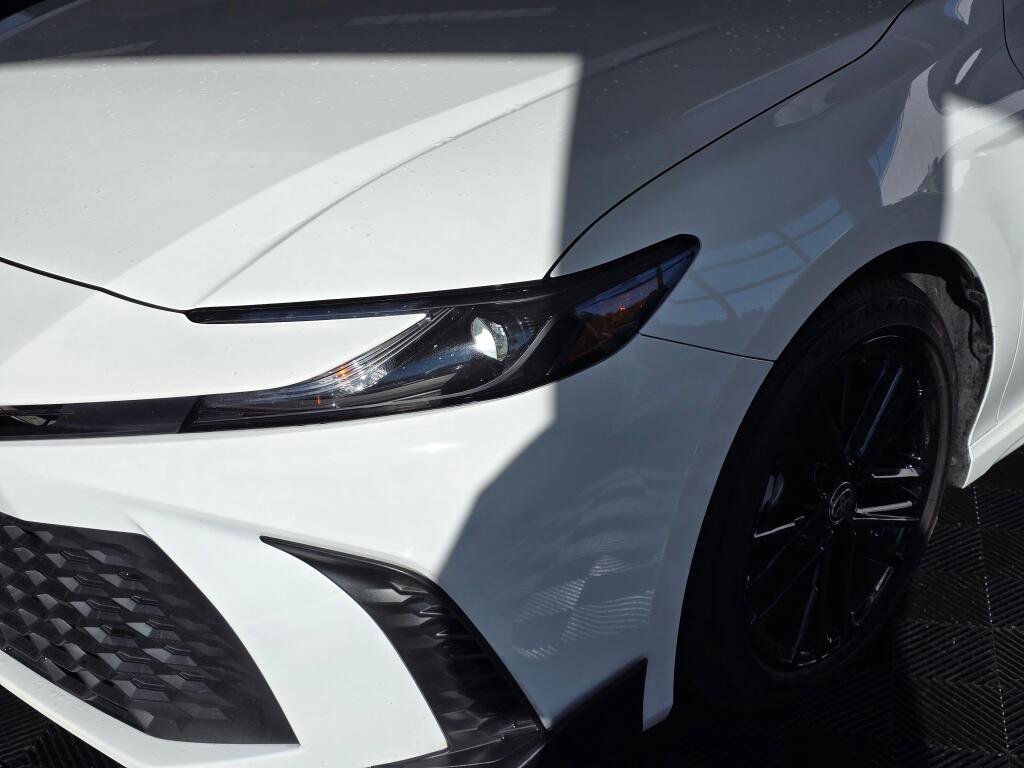 Used 2025 Toyota Camry SE image 10