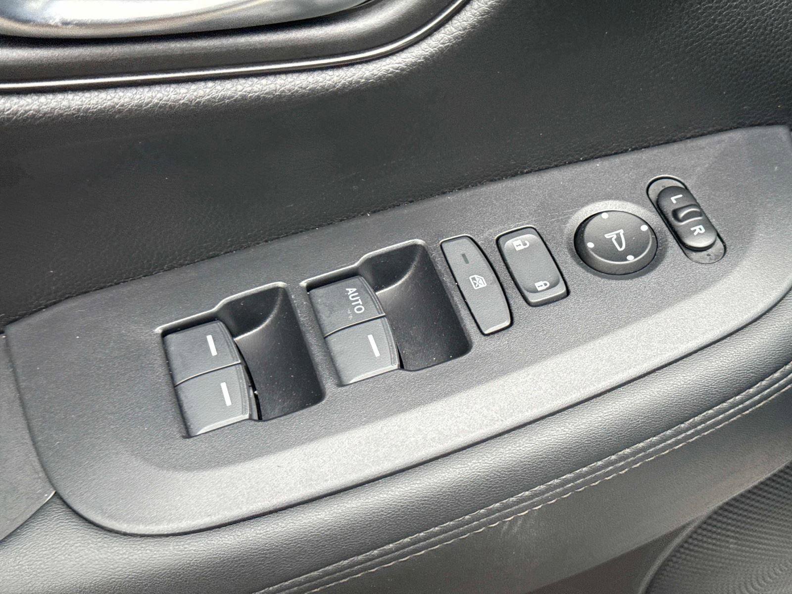 Certified 2023 Honda HR-V LX image 17