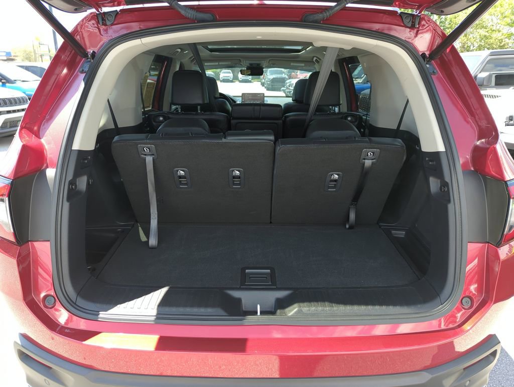Used 2025 Honda Pilot Touring image 32