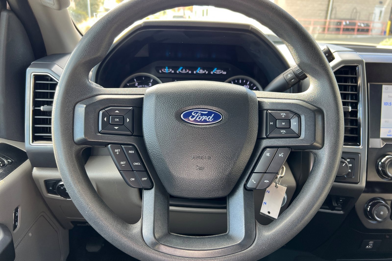 Certified 2022 Ford F550 4x4 Regular Cab Super Duty image 20