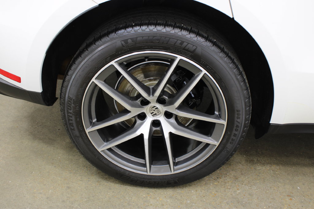 Used 2023 Porsche Macan AWD/4WD image 14