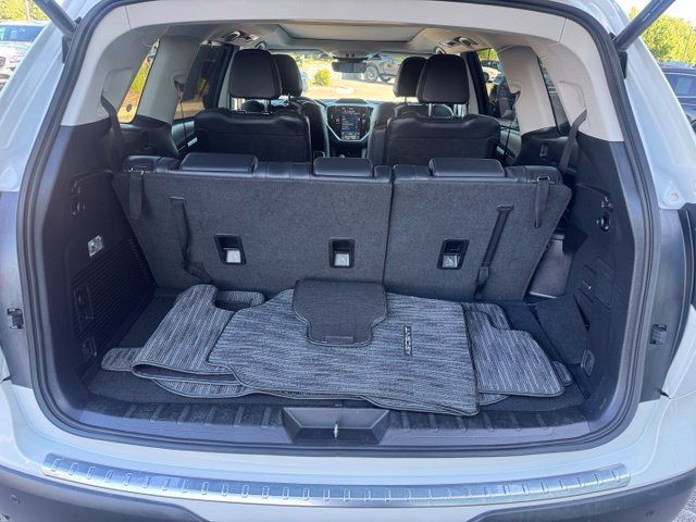 Used 2023 Subaru Ascent Limited w/ Technology Package AWD/4WD image 10