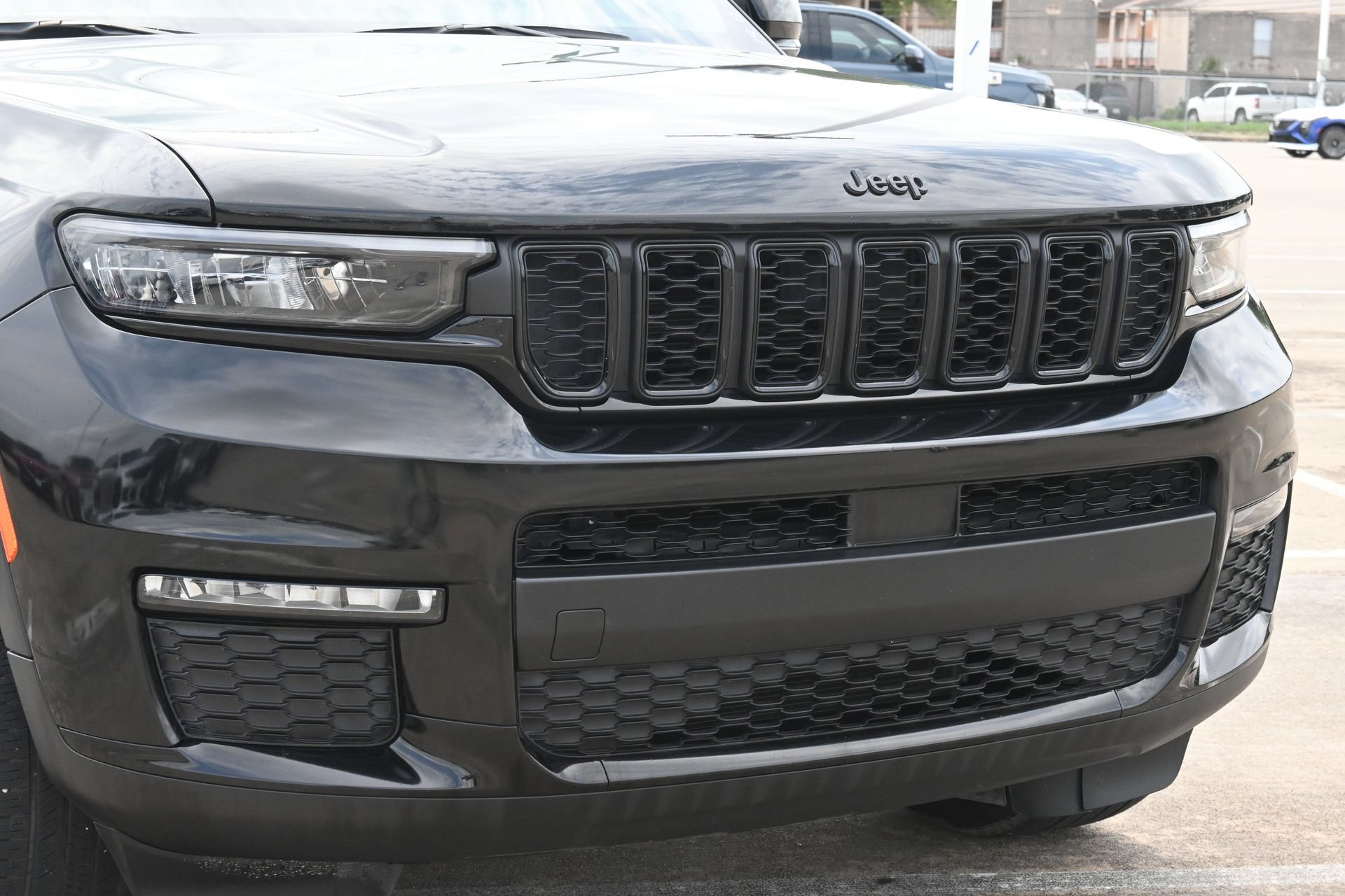 Used 2024 Jeep Grand Cherokee L Limited w/ Black Appearance Package AWD/4WD image 27