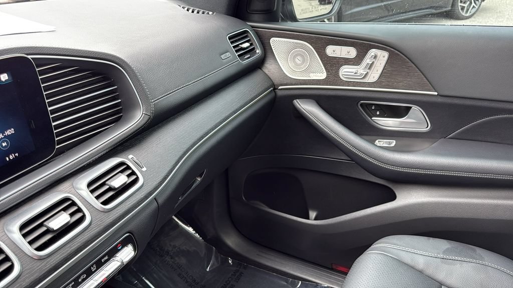 Used 2023 Mercedes-Benz GLS 450 4MATIC image 24