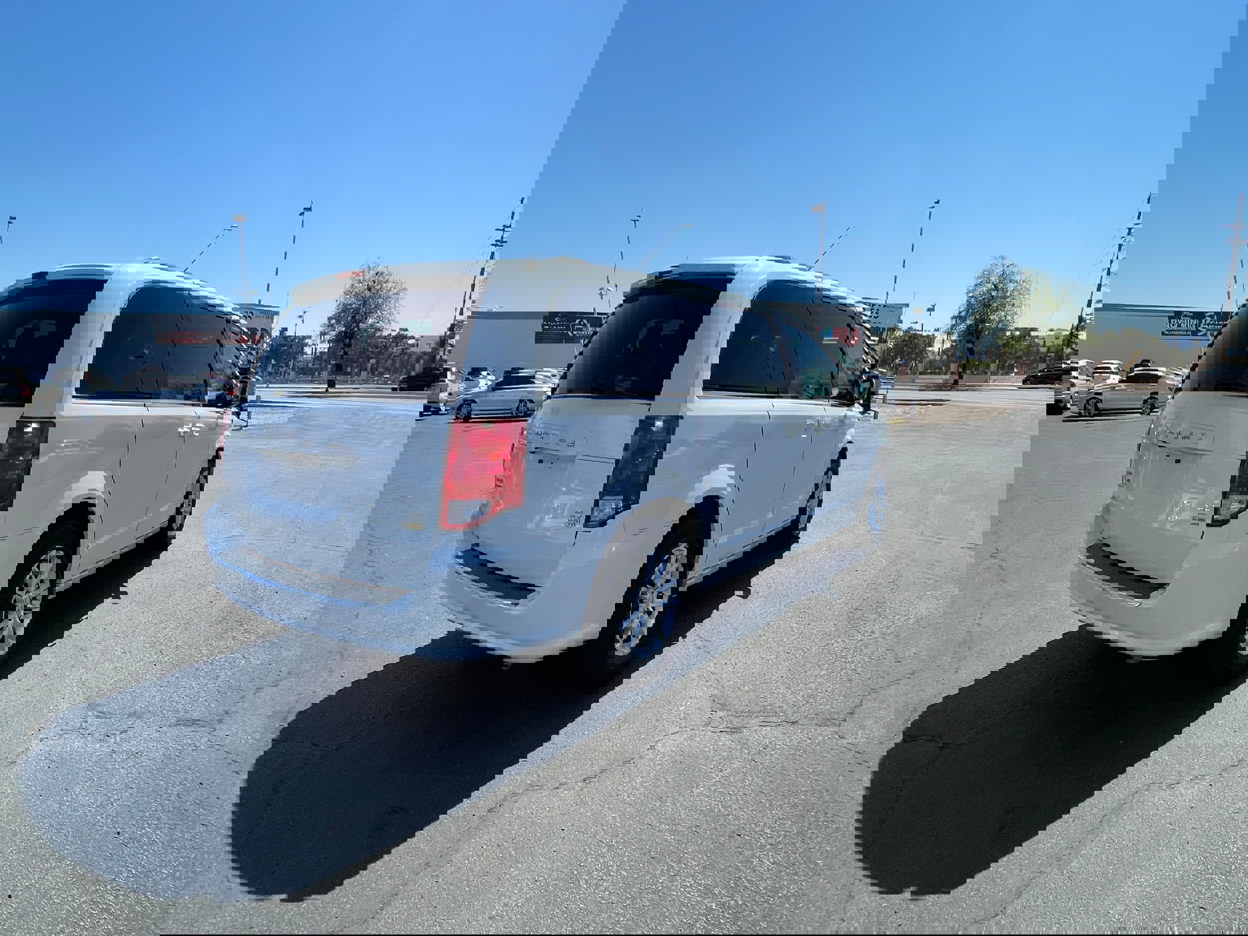 Used 2018 Dodge Grand Caravan SXT image 5