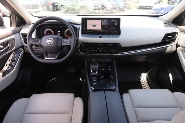 Certified 2025 Nissan Rogue SL w/ SL Premium Package FWD image 22
