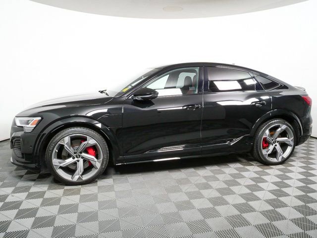 Used 2024 Audi SQ8 e-tron Premium Plus w/ Black Optic Package AWD/4WD image 33