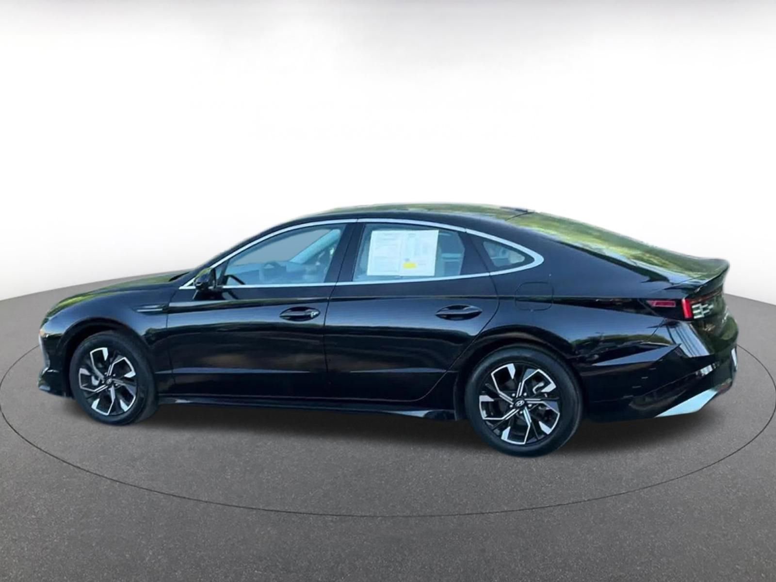 Used 2025 Hyundai Sonata SEL FWD image 10