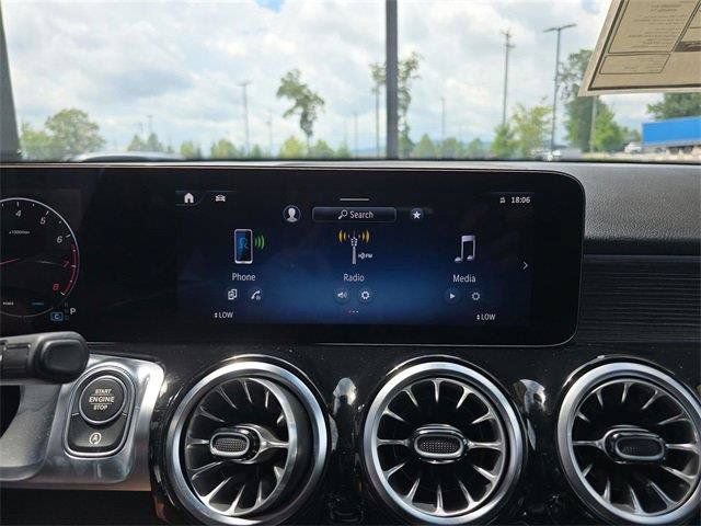 Used 2026 Mercedes-Benz GLB 250 4MATIC image 30