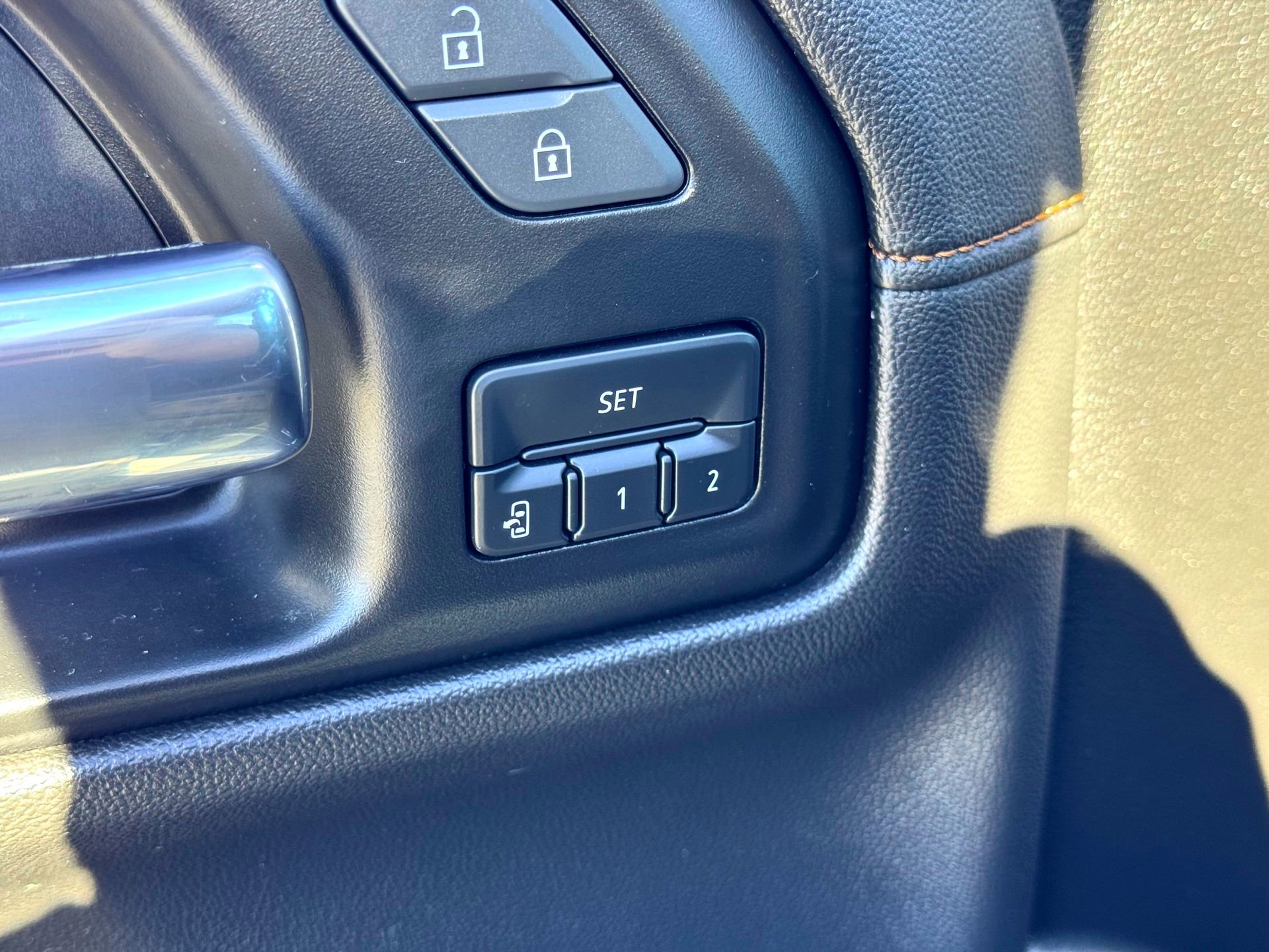 Used 2022 GMC Sierra 1500 AT4 w/ AT4 Premium Package image 18