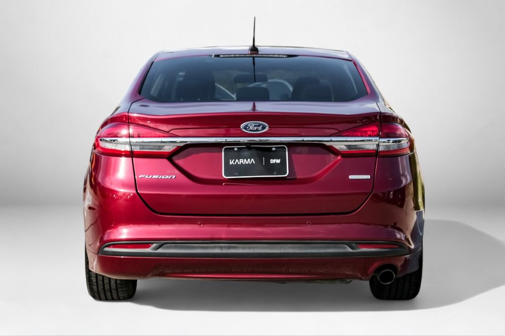 Used 2018 Ford Fusion SE w/ Fusion SE Technology Package FWD image 6