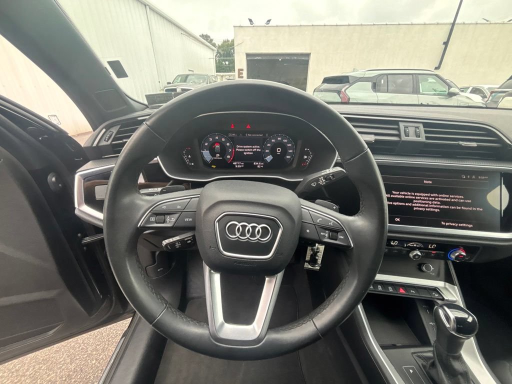 Used 2025 Audi Q3 2.0T Premium AWD/4WD image 12