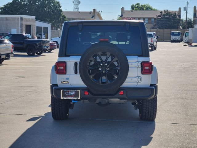 Used 2023 Jeep Wrangler Unlimited Sahara w/ Cold Weather Group AWD/4WD image 13
