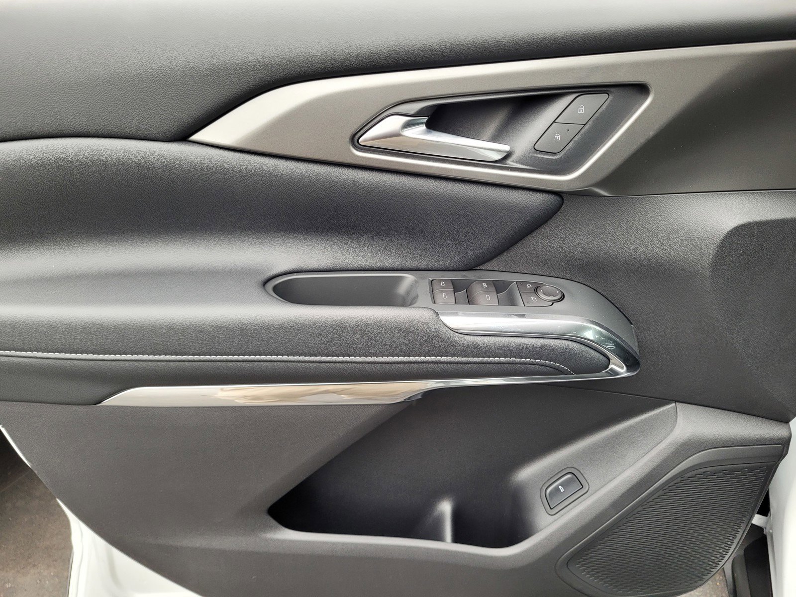 New 2026 Chevrolet Traverse LT w/ Sun and Wheel Package image 10