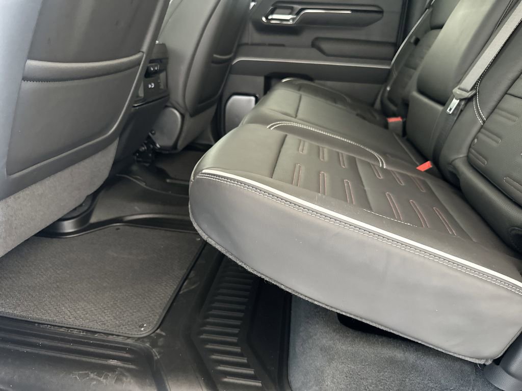 Certified 2025 GMC Sierra 1500 AT4X image 38