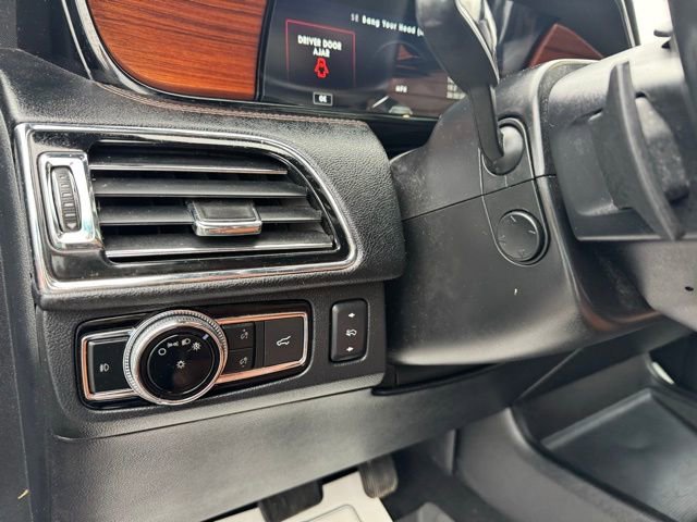 Used 2019 Lincoln Navigator L Reserve w/ Cargo Package AWD/4WD image 28