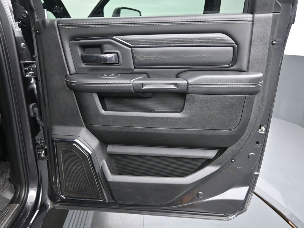 Used 2024 RAM 2500 Limited image 16