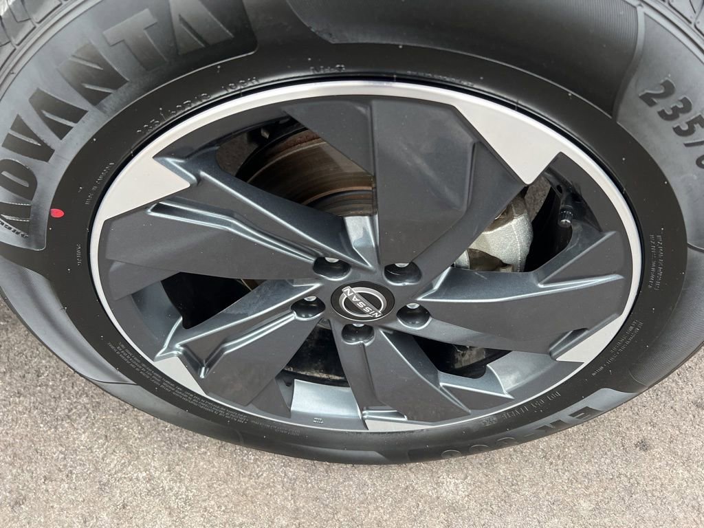 Certified 2024 Nissan Rogue SV image 38