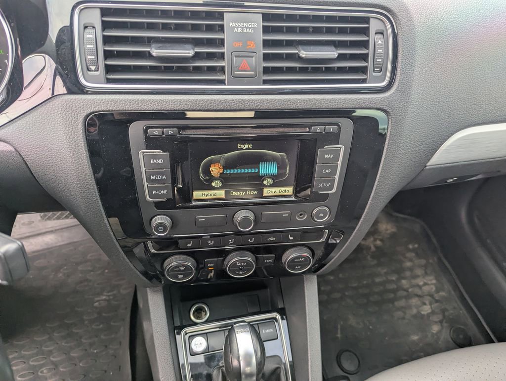 Used 2015 Volkswagen Jetta SEL Premium image 19