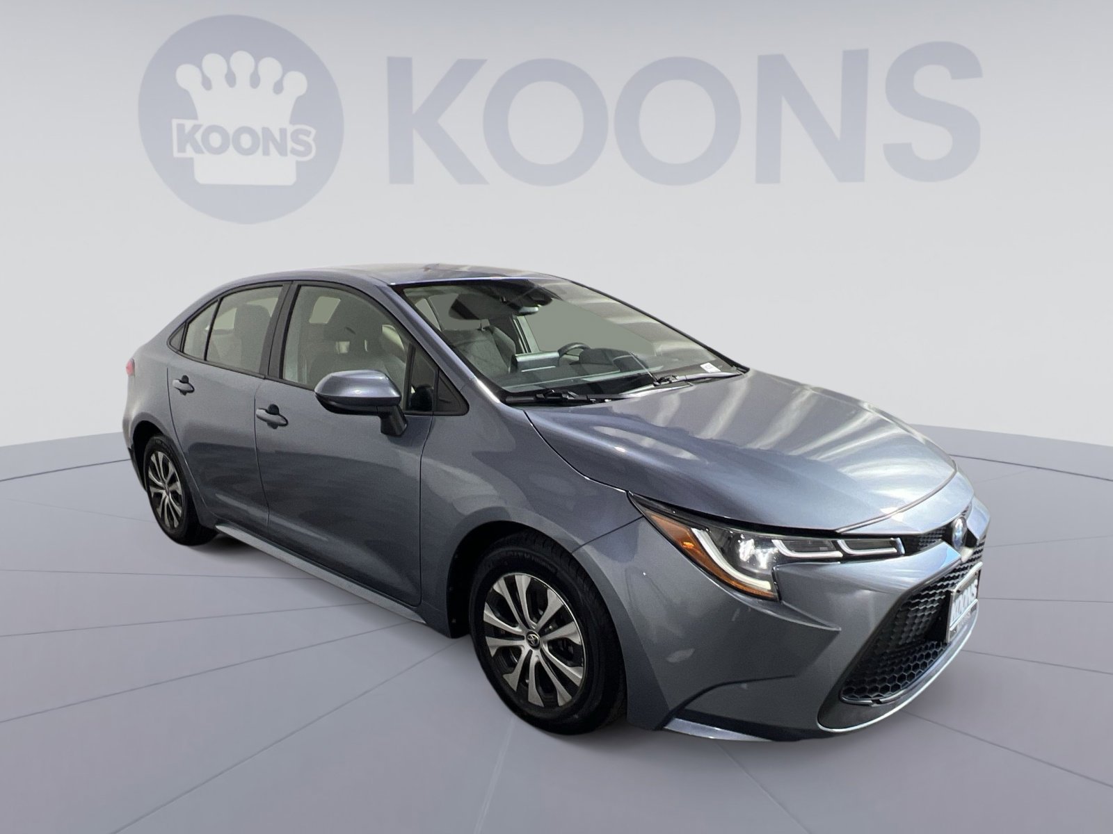 Used 2022 Toyota Corolla LE FWD image 2