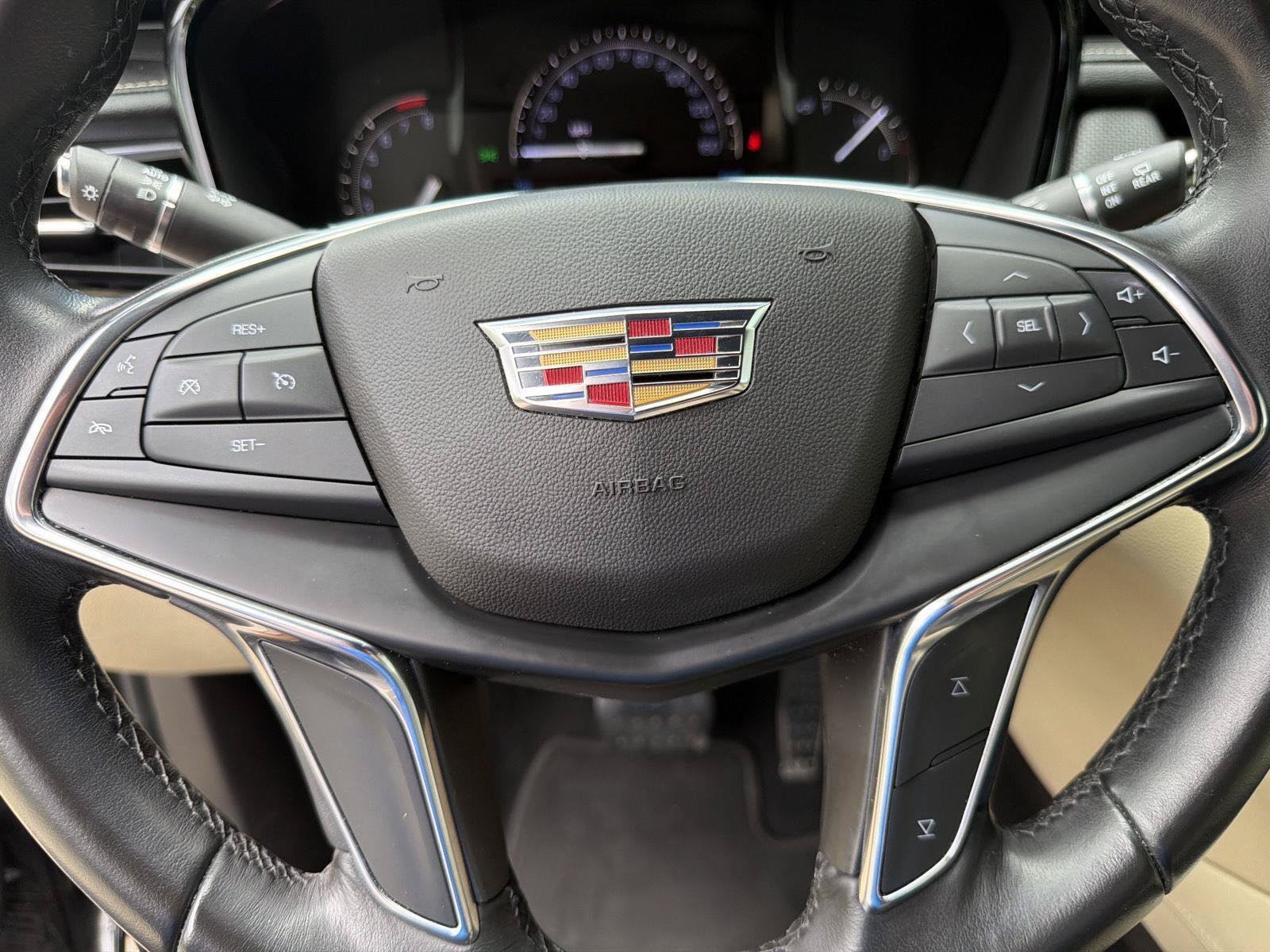 Used 2019 Cadillac XT5 FWD image 23