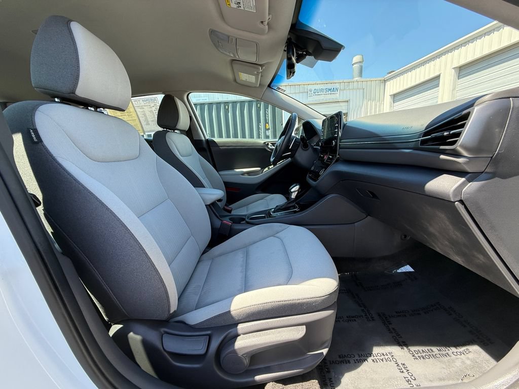 Used 2022 Hyundai Ioniq SE FWD image 24