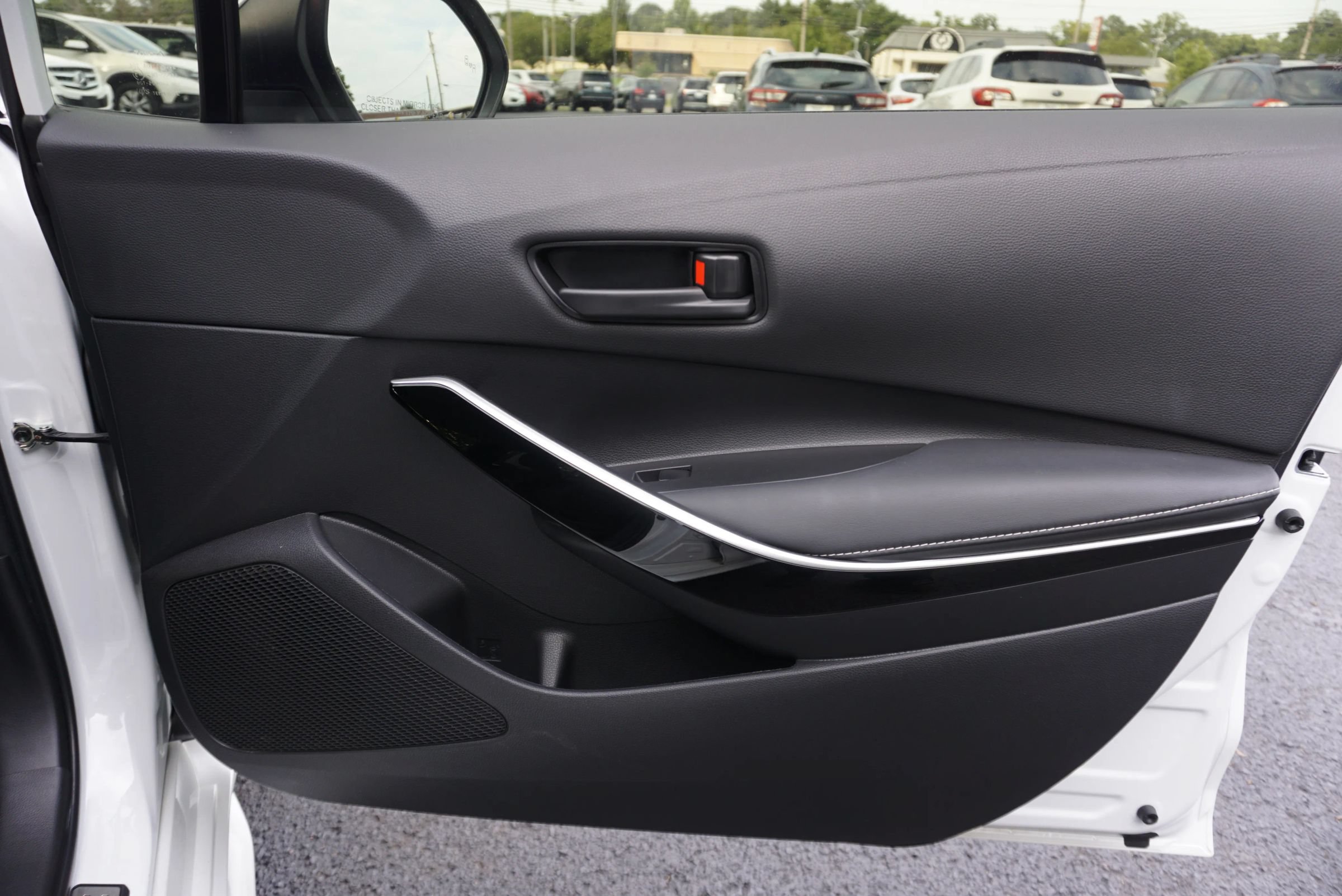 Used 2022 Toyota Corolla LE w/ Premium Interior Package FWD image 19