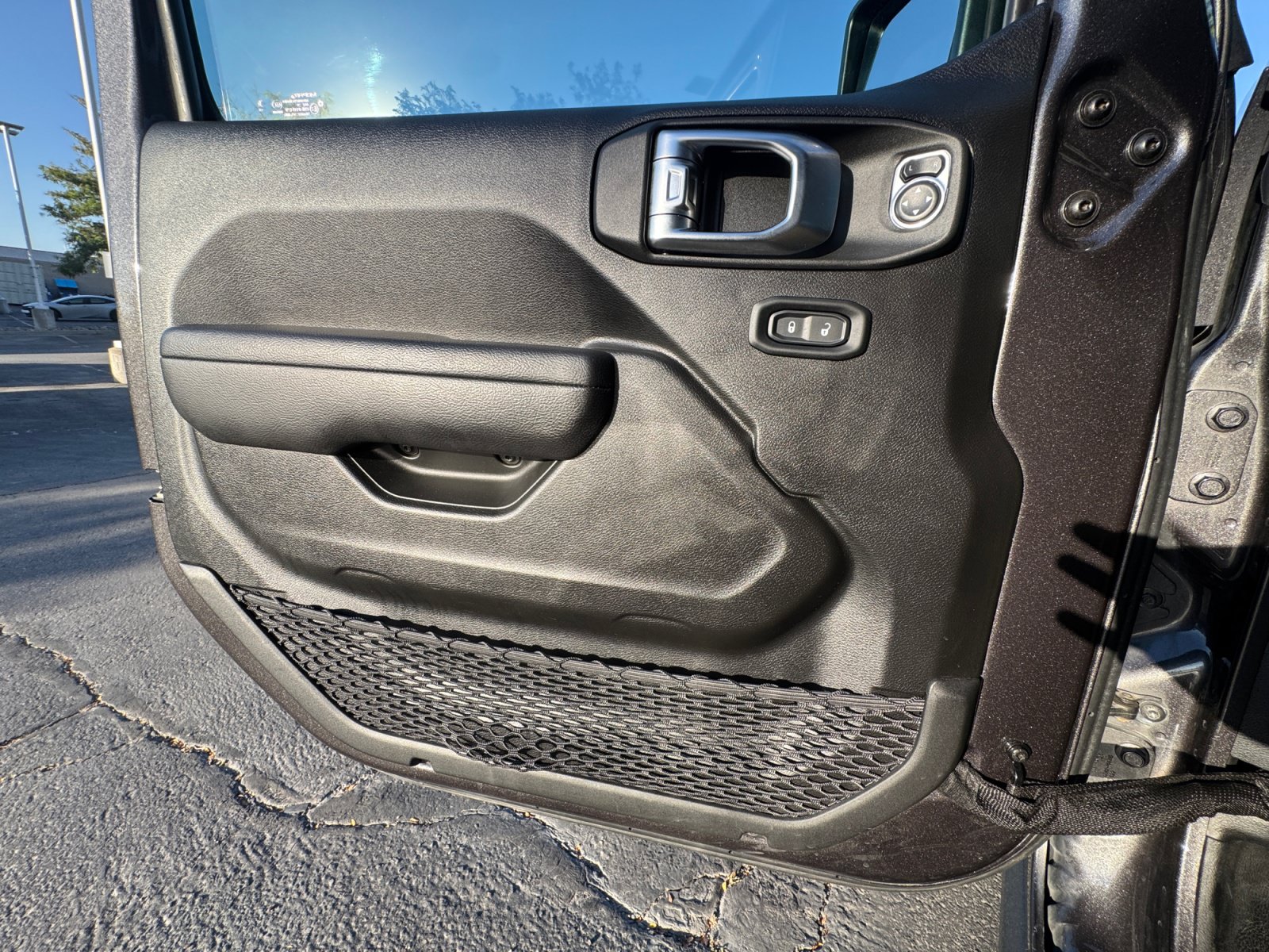 Used 2024 Jeep Wrangler Unlimited AWD/4WD image 27