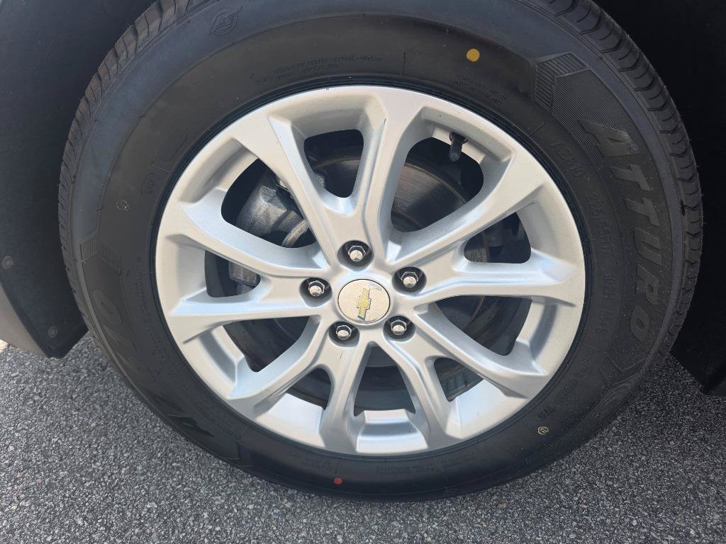 Used 2019 Chevrolet Equinox LT w/ LPO, Floor Liner Package FWD image 21